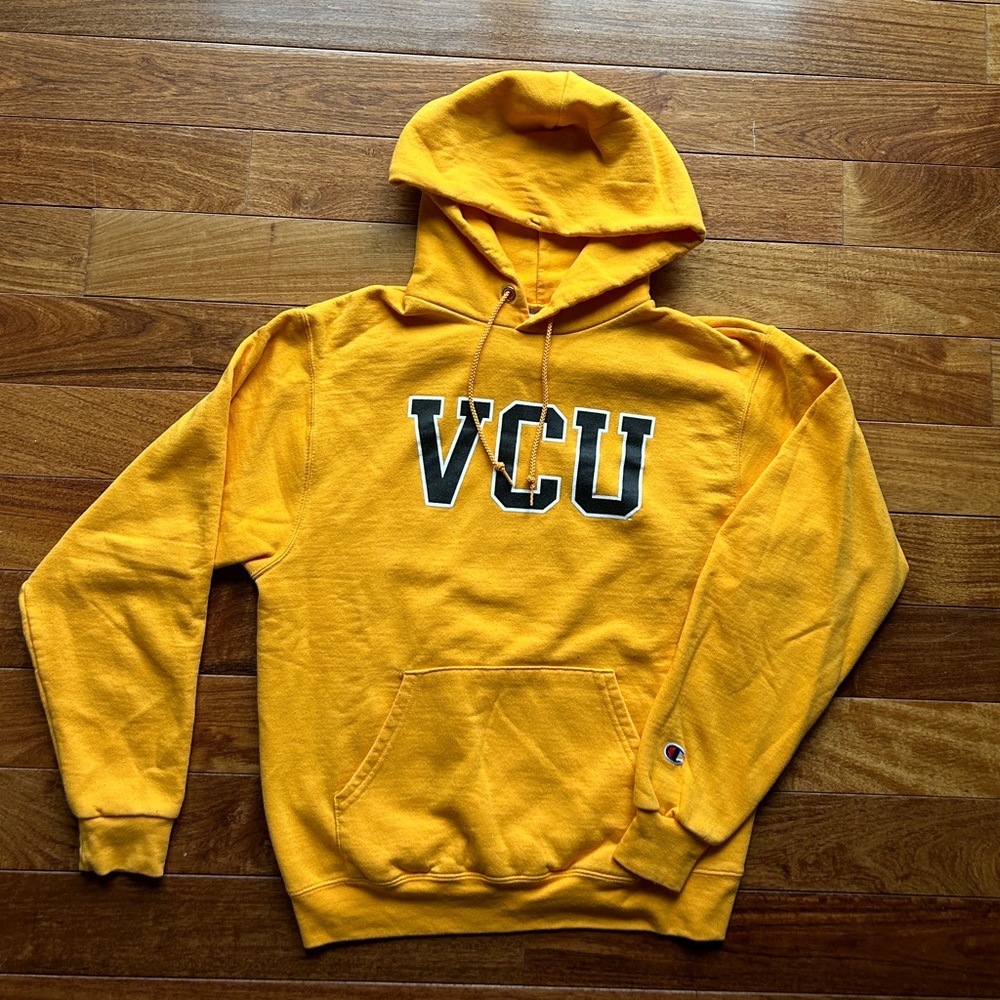 Vcu champion hoodie size m